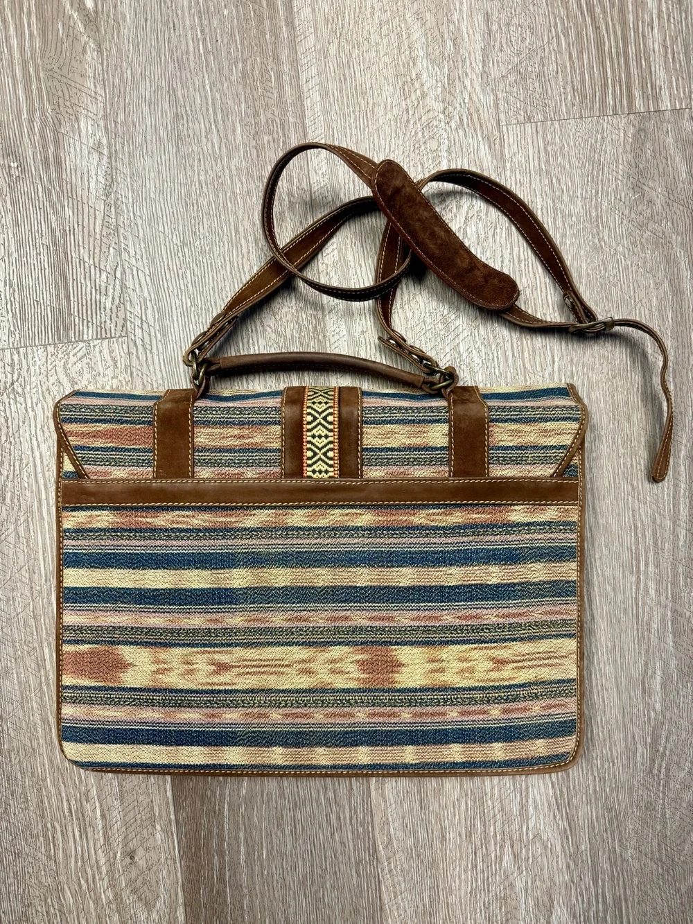 Antigua messenger bag